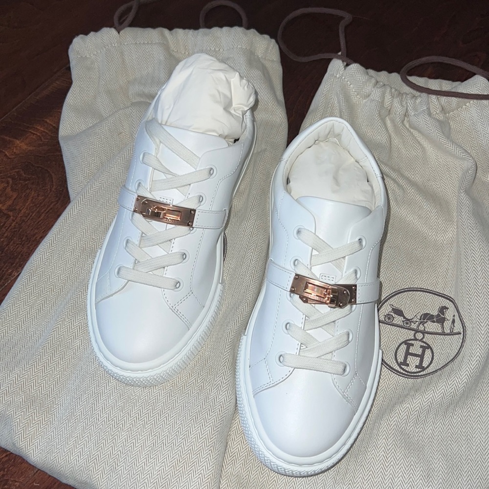 NWT Kelly sneakers